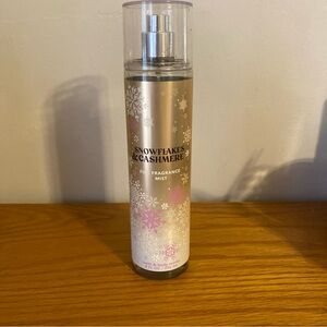 Bath & Body Works Snowflakes & Cashmere Fragrance Mist - Gold and Pink